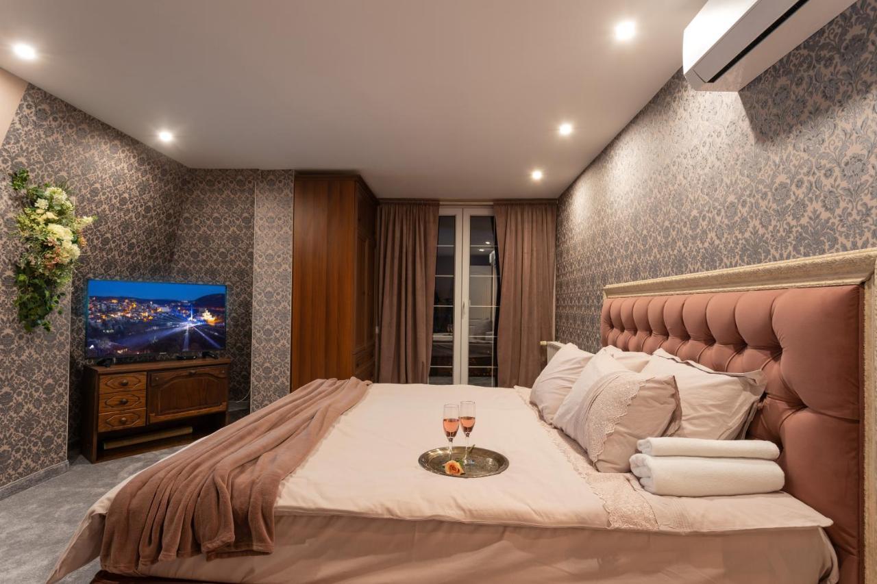 Luxury Private House In City Center 벨리코 터르노보 외부 사진